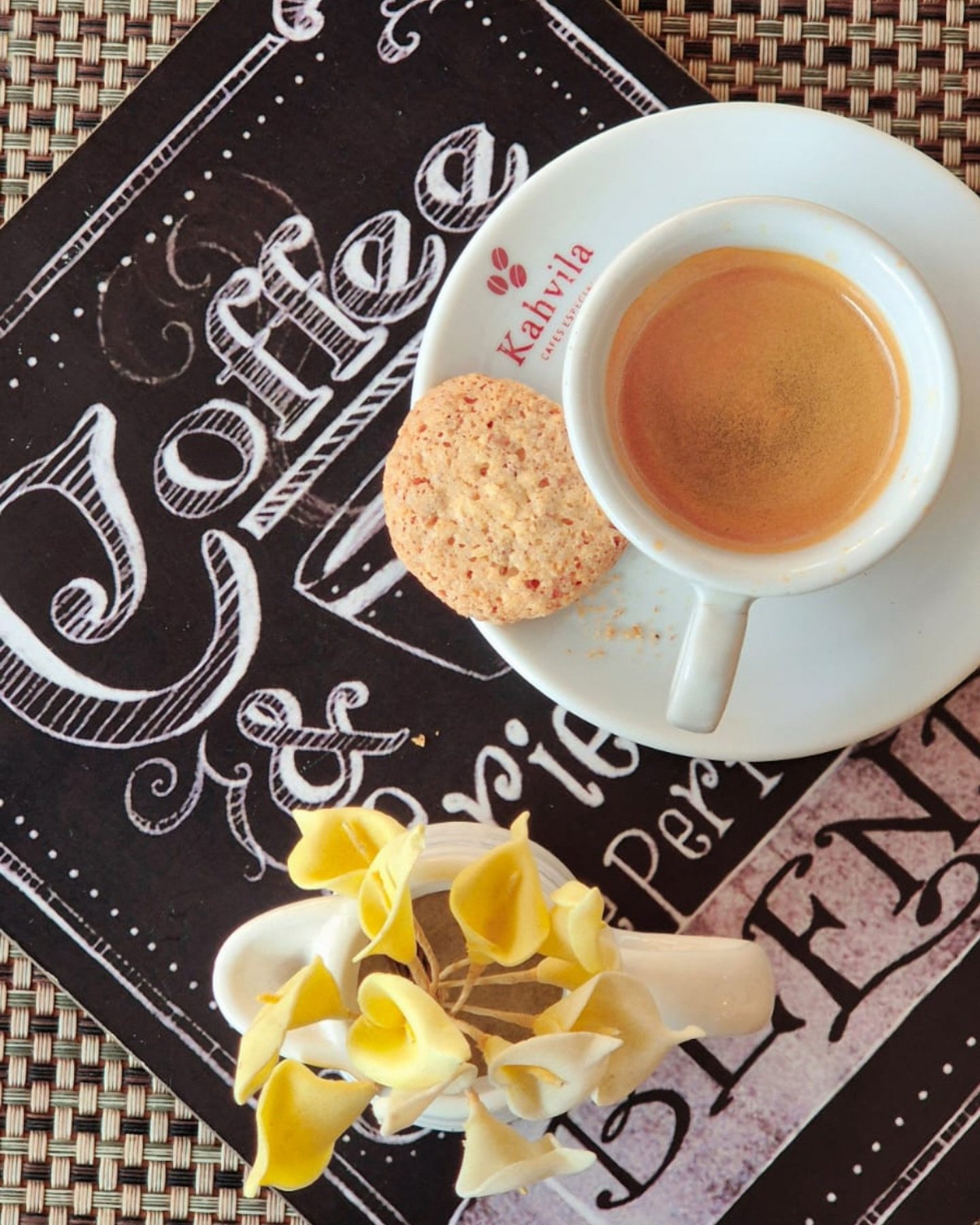 Café servido no Kahvila Cafés Especiais em Penedo