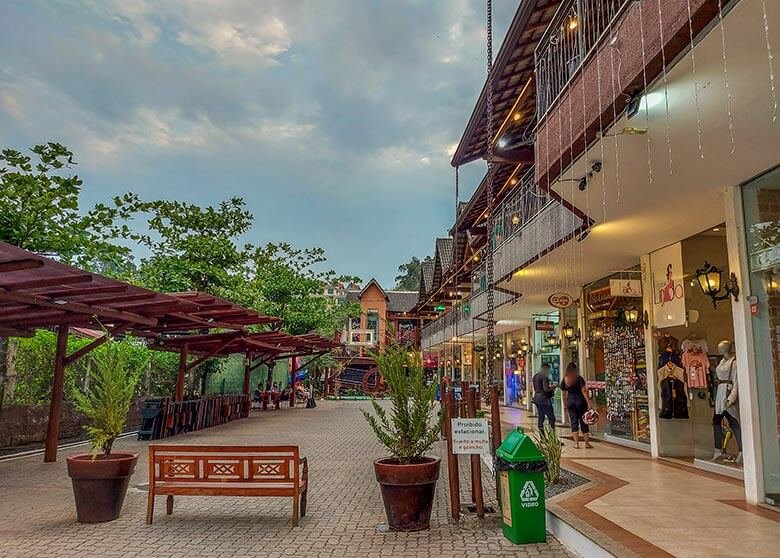 Shopping Shopping Roda D'água em Penedo RJ
